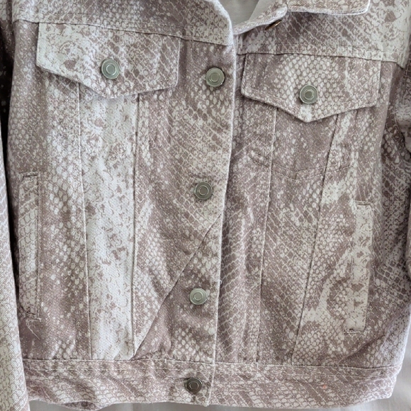 Peach Love California Cream Snake Print Fringe Jean Jacket - Picture 4 of 7